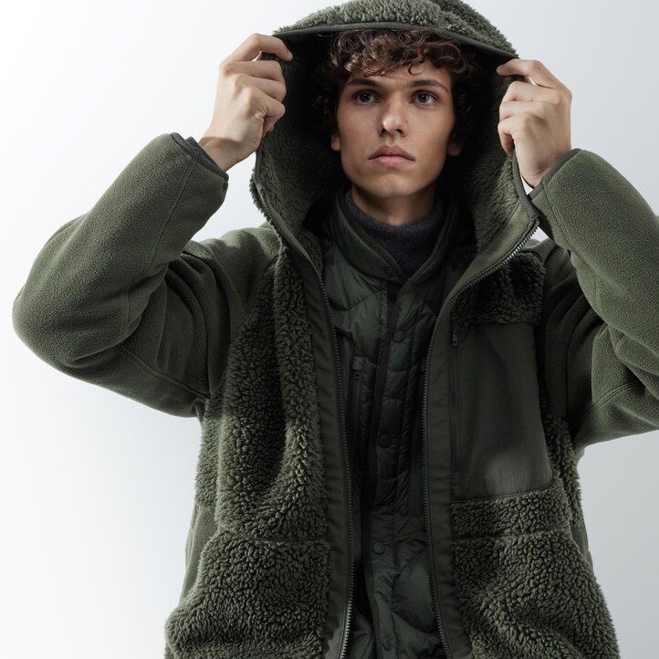 beige uniqlo fleece-kapuzenjacke mit reißverschluss für herren