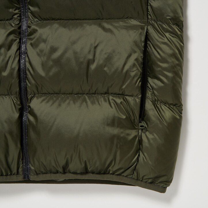 uniqlo ultra light daunenjacken für herren in olivgrün mit farbblockmuster