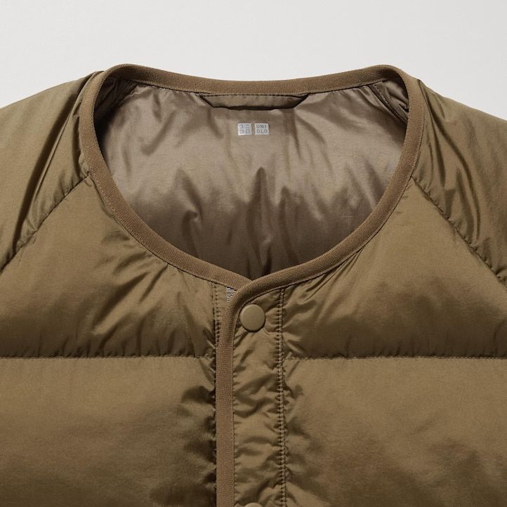 graue herren-daunenjacken von uniqlo aus 100 recycelten materialien