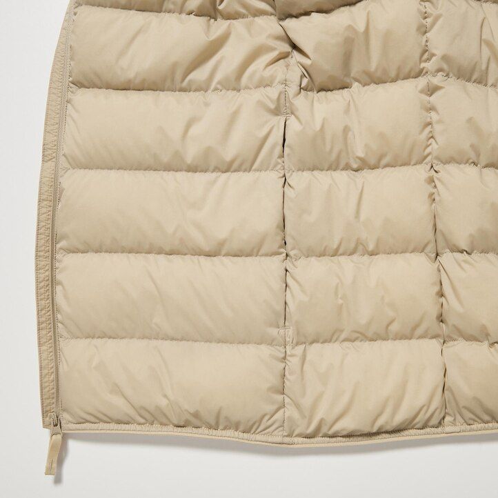 schwarze uniqlo ultra light daunenjacke mit 3d-schnitt für herren