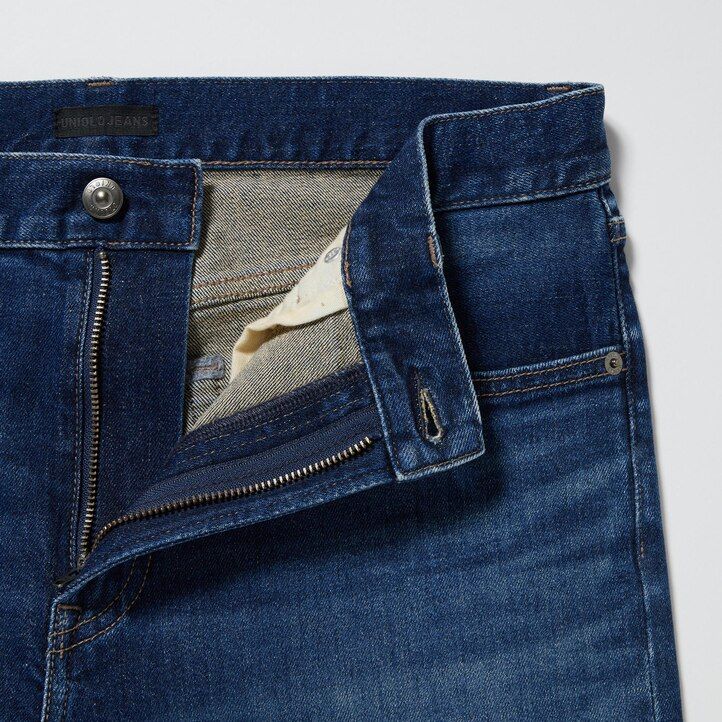 blaue uniqlo herren-jeans in slim fit