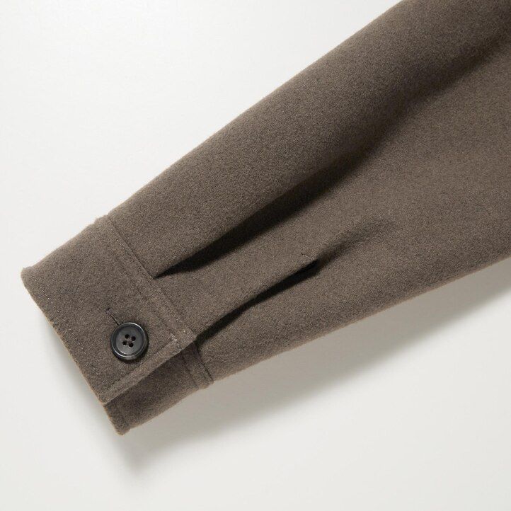graues uniqlo herren-overshirt