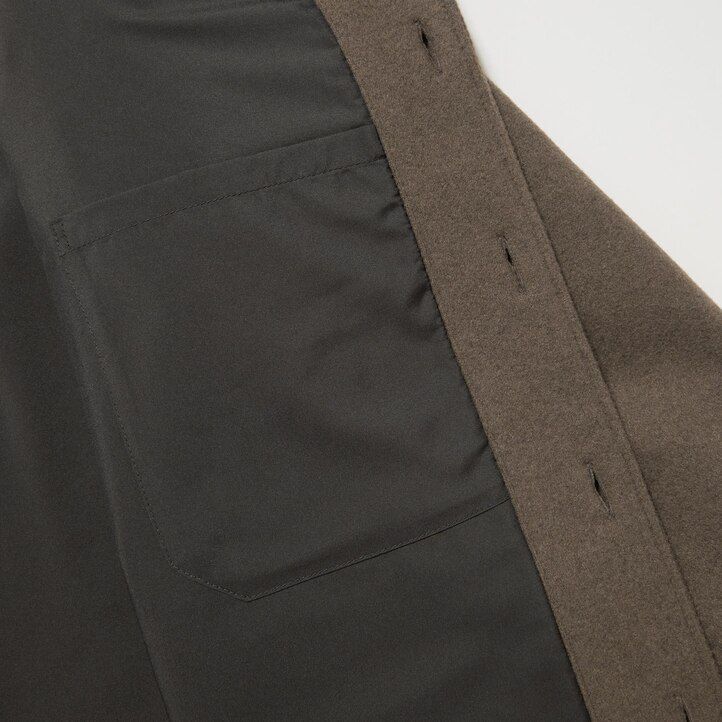 graues uniqlo herren-overshirt