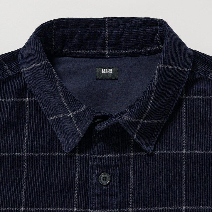 marineblaues uniqlo herren-cordhemd im oversize-look mit karomuster