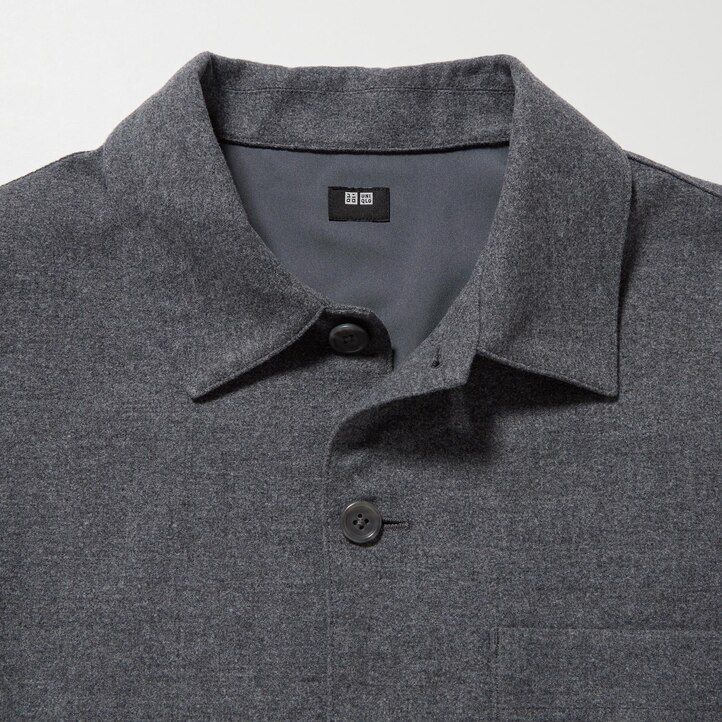 graues uniqlo herren-overshirt aus gebürstetem twill