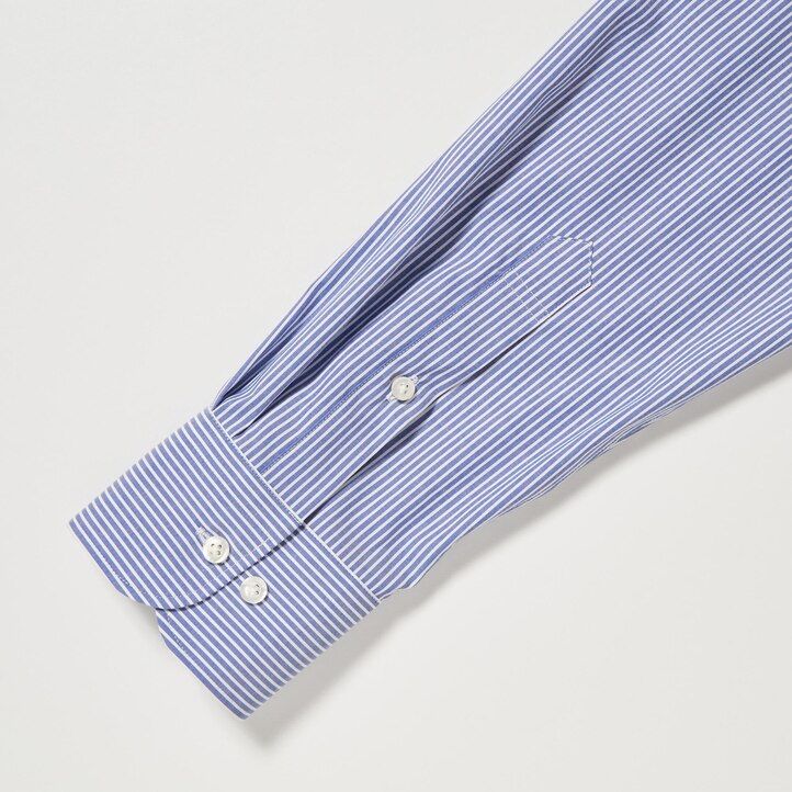 blaues uniqlo easyre stretch slim fit herrenhemd mit streifenmuster und halboffenem kragen