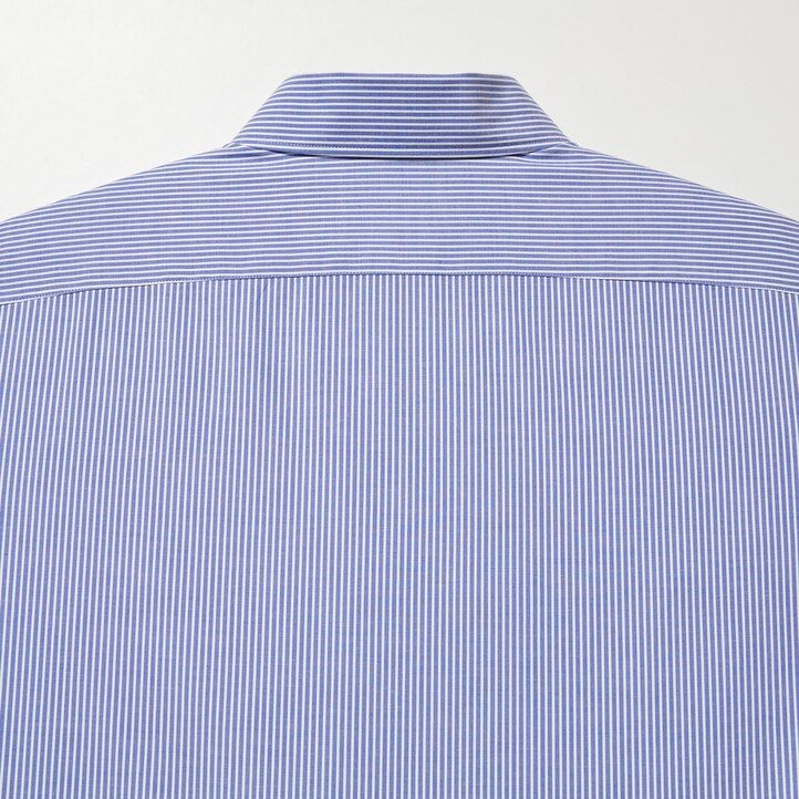 blaues uniqlo easyre stretch slim fit herrenhemd mit streifenmuster und halboffenem kragen