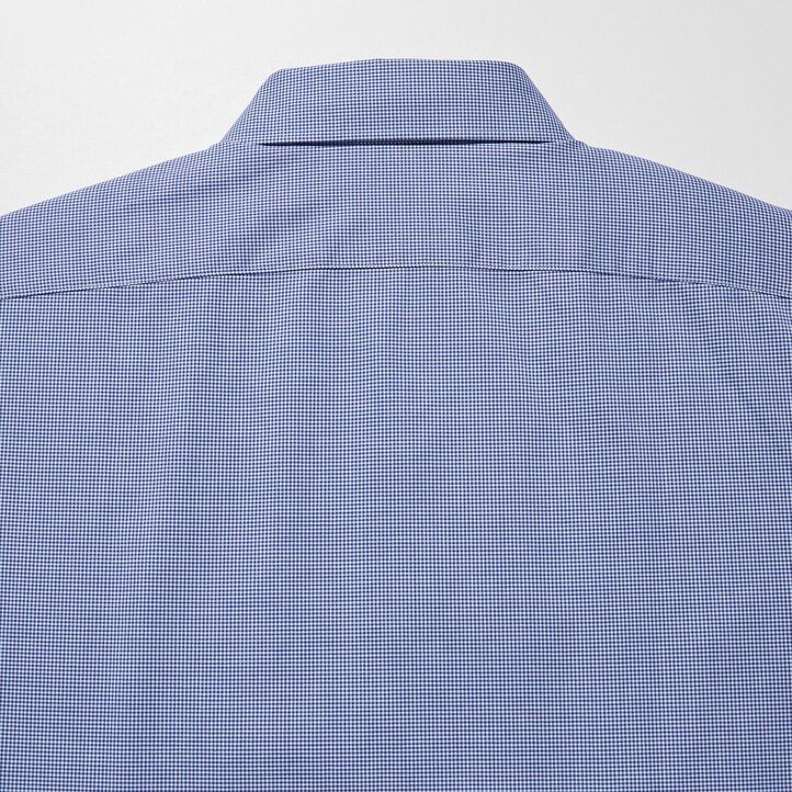 blaues uniqlo easyre herren-t-shirt aus stretch-breitgewebe mit schmaler passform und halboffenem kragen