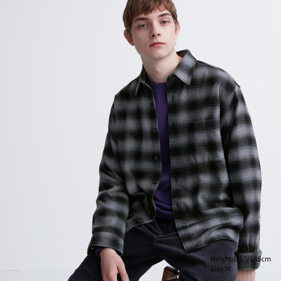 graue uniqlo herren-flanellhemden mit normaler passform und karomuster regulärem kragen