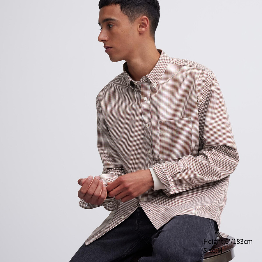 braunes uniqlo herrenhemd aus extrafeinem baumwoll-broadcloth mit karomuster regulärer passform und button-down-kragen modell „extra fine cotton broadcloth regular fit.
