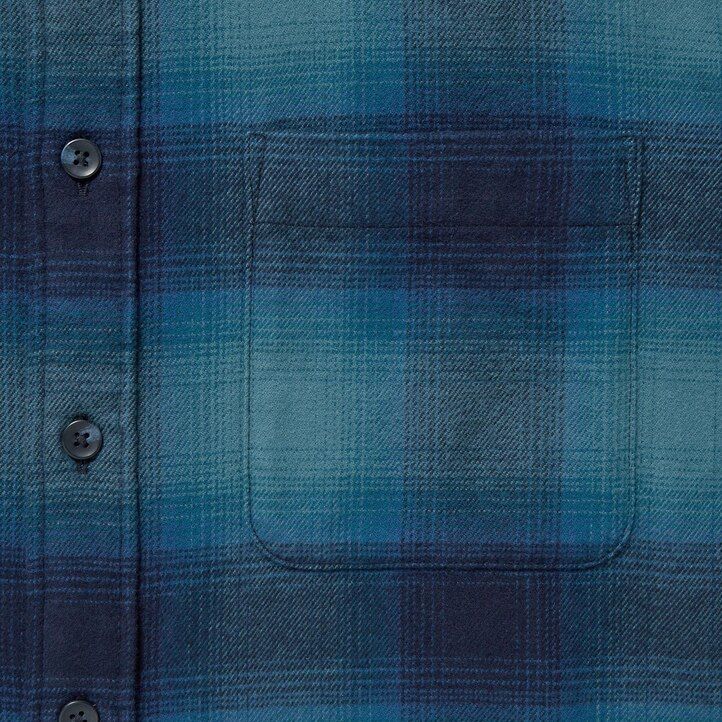 schwarzes uniqlo herren-flanellhemd mit karomuster regulärer passform und normalem kragen