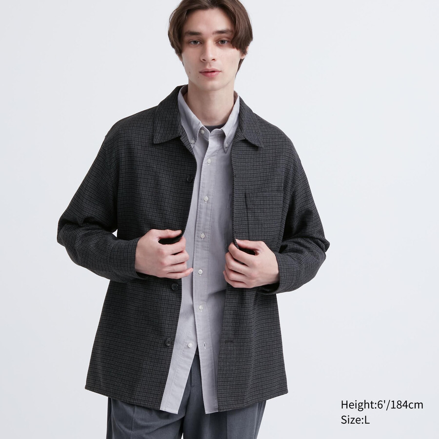 dunkelgraue uniqlo herrenhemden aus gebürstetem twill mit karomuster und langen Ärmeln