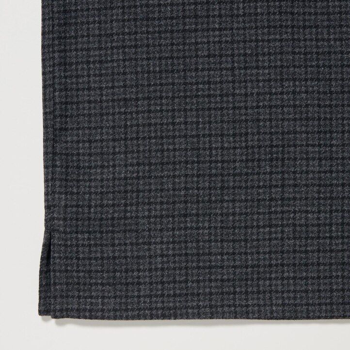 dunkelgraue uniqlo herrenhemden aus gebürstetem twill mit karomuster und langen Ärmeln
