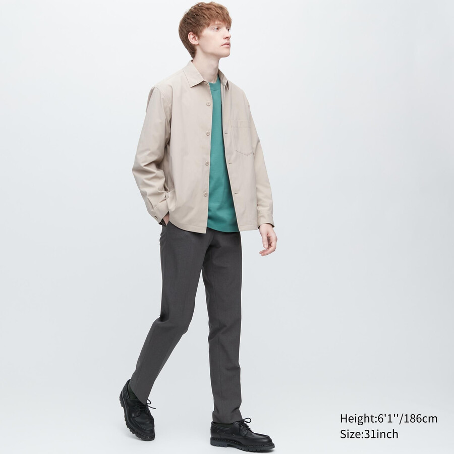 dunkelgraue herrenanzüge von uniqlo airsense ultra light in wolloptik