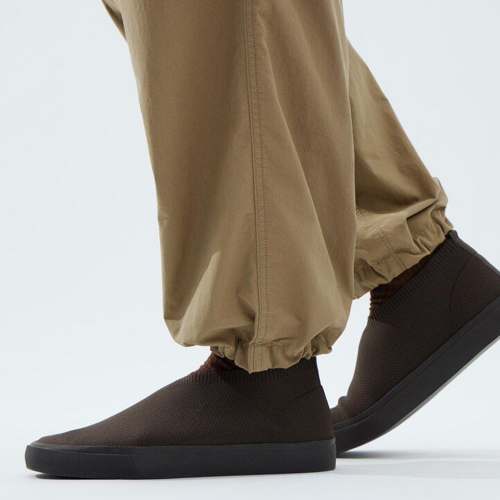 uniqlo wide fit parachutergo herrenhose olivgrün