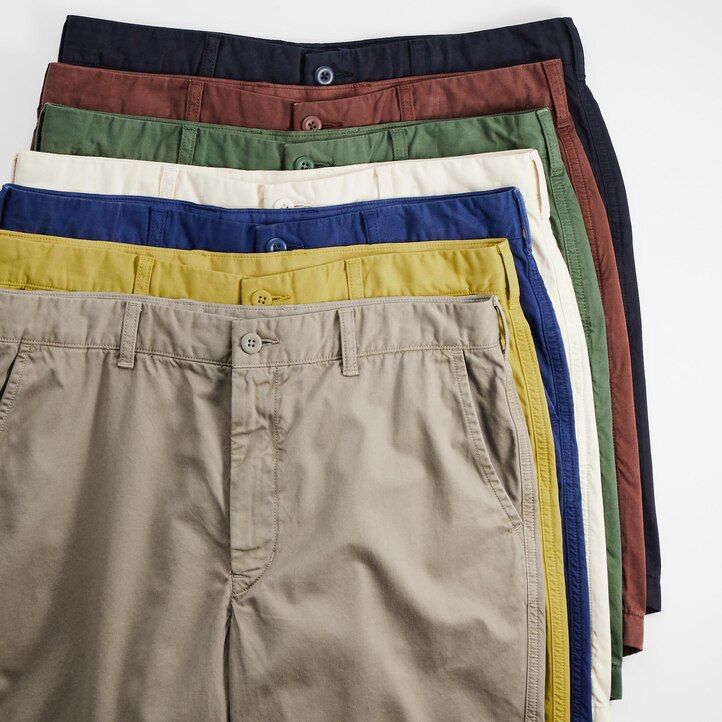 gelbe uniqlo chinos herrenhose