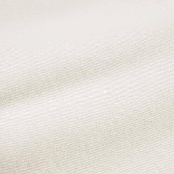 weiße uniqlo smart cotton herrenhose in knöchellänge