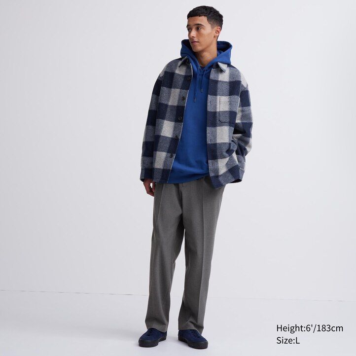 uniqlo herrenhose mit bundfalten und weitem bein beige