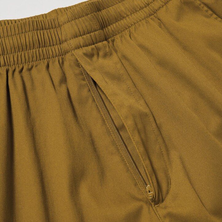dunkelgraue uniqlo dry stretch easys herrenhose