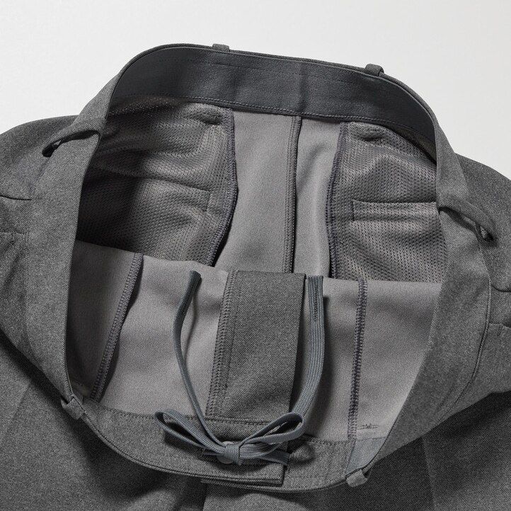 graue uniqlo smart ultra stretch herrenhose in knöchellänge