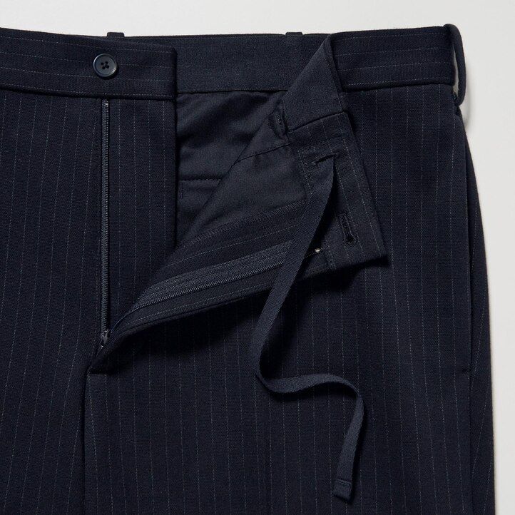 marineblaue uniqlo smart striped herrenhose in knöchellänge