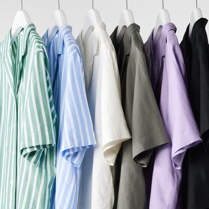 braune damenbluse von uniqlo aus leinenmischung mit offenem kragen und Ärmeln