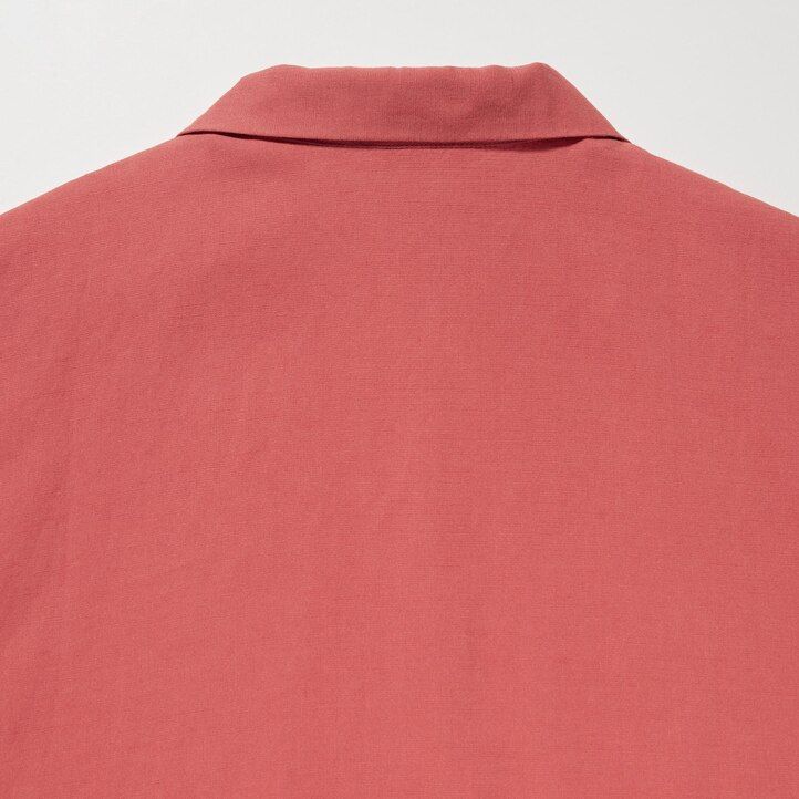 braune damenbluse von uniqlo aus leinenmischung mit offenem kragen und Ärmeln