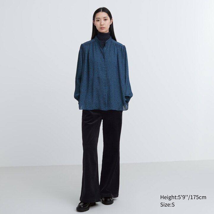 blaue uniqlo damenbluse mit print und volumen