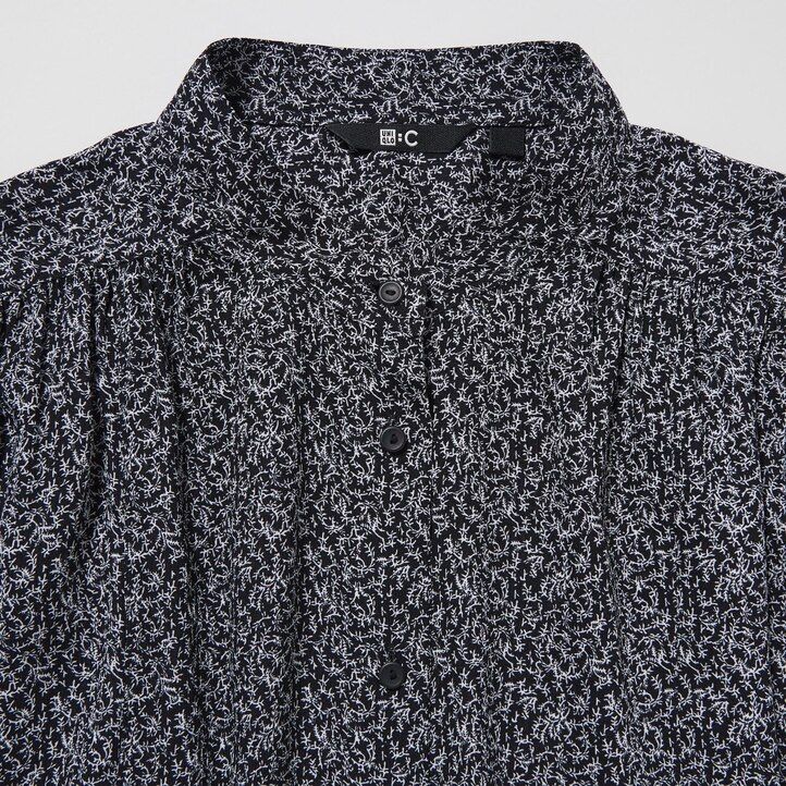 blaue uniqlo damenbluse mit print und volumen