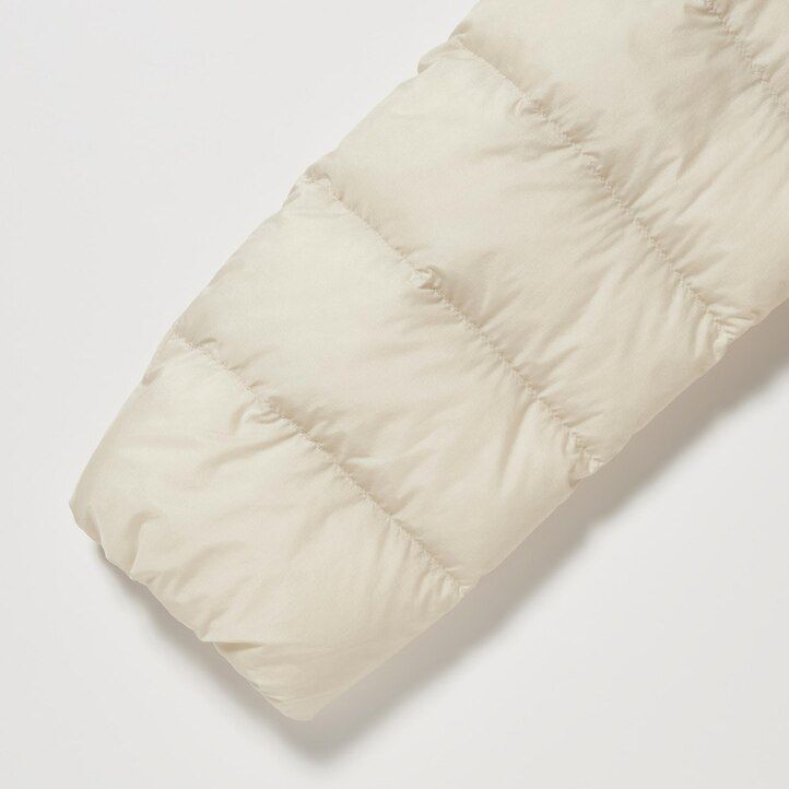 uniqlo ultraleichte daunenjacke für damen beige