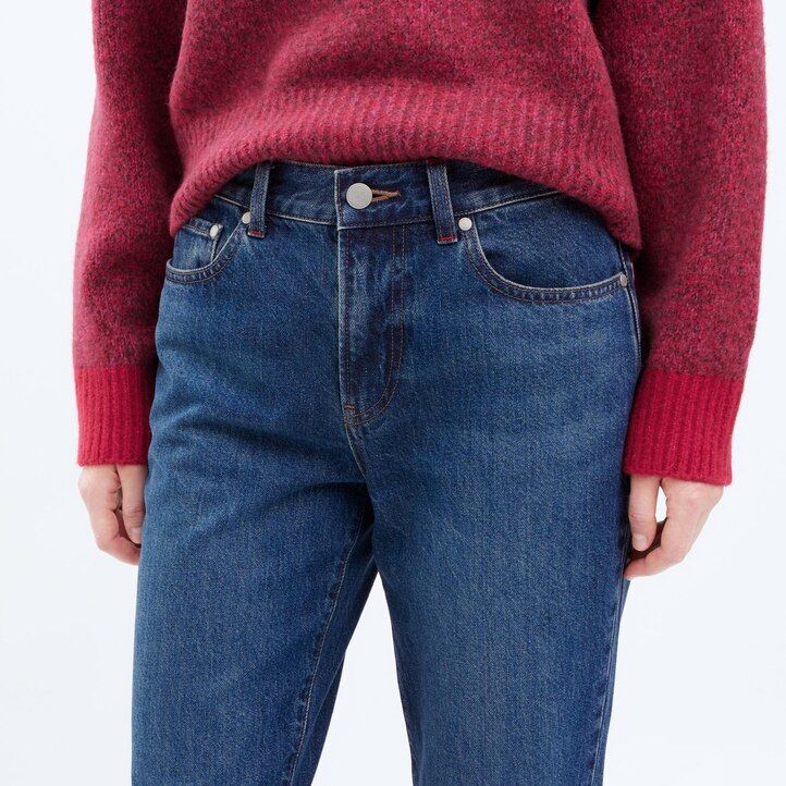dunkelgraue uniqlo damen-jeans schmal geschnitten gerades bein