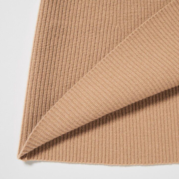 beige damen-minipullover aus premium-lammwolle von uniqlo