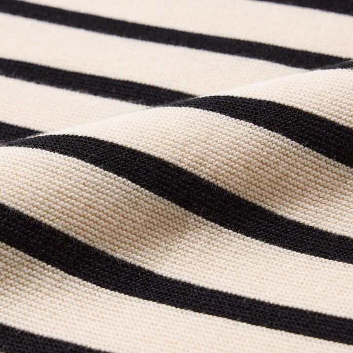 schwarzer uniqlo 3d-strickpullover aus nahtloser baumwolle mit streifen und rundhalsausschnitt für damen