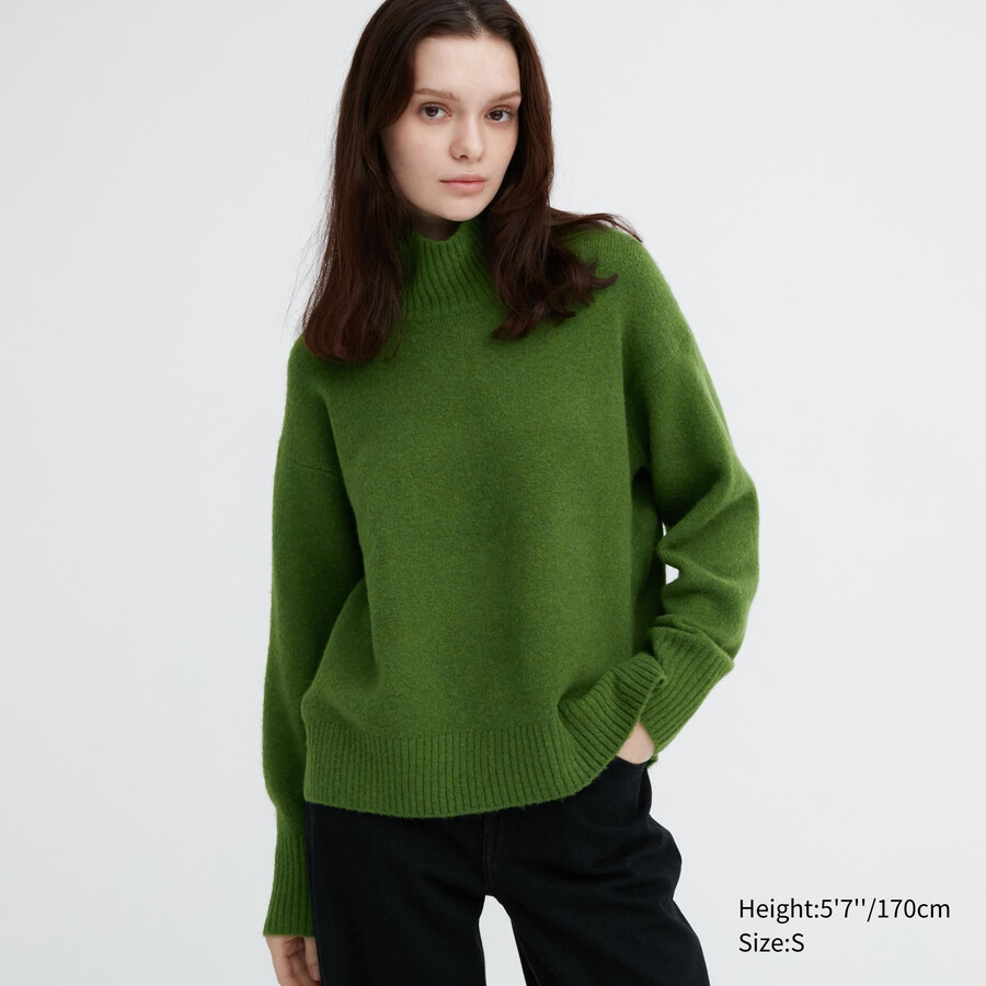 grüner uniqlo damen-pullover mit stehkragen aus souffle-garn