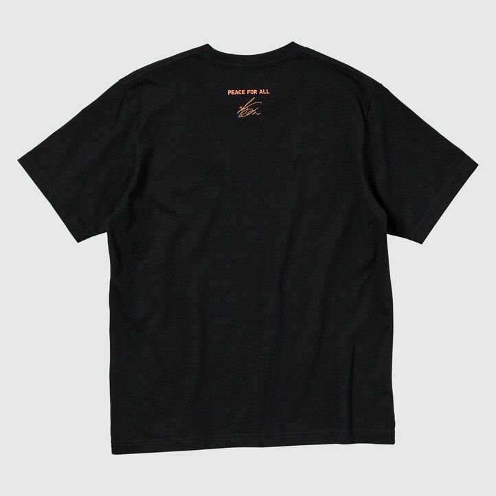 schwarze damen-t-shirts von uniqlo mit dem aufdruck „peace for all von shingo kunieda