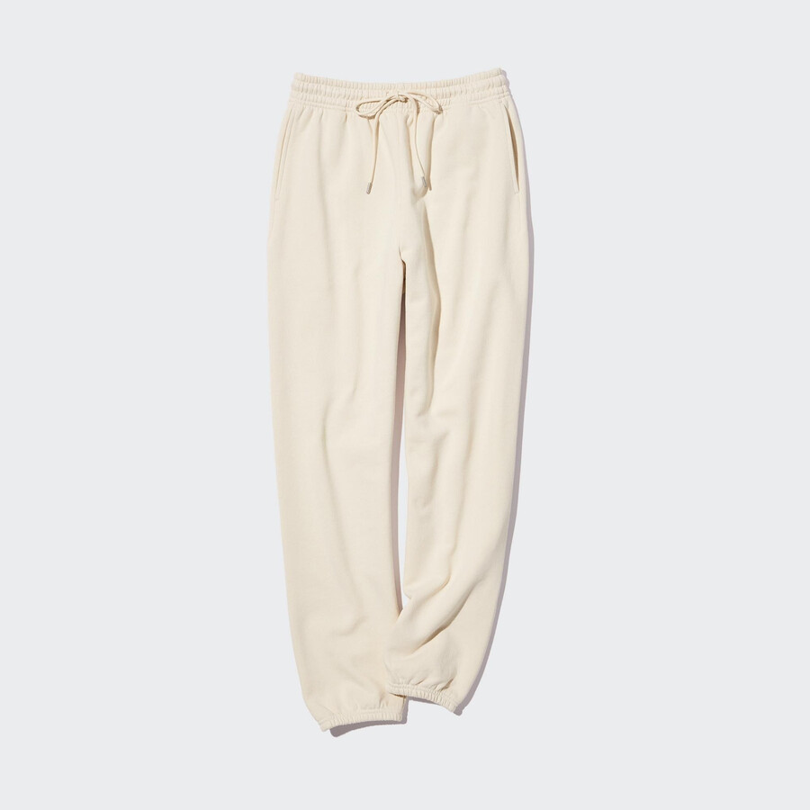 weiße uniqlo jogginghosen und damenoberteile