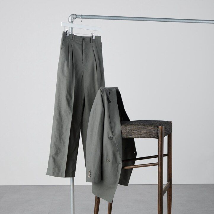 uniqlo damen-top aus leinenmischung mit falten und weitem bein olivgrün